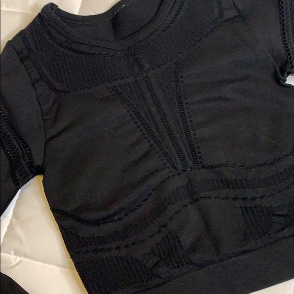 Fabletics Mesh Crop Top Long Sleeve - Picture 2 of 4